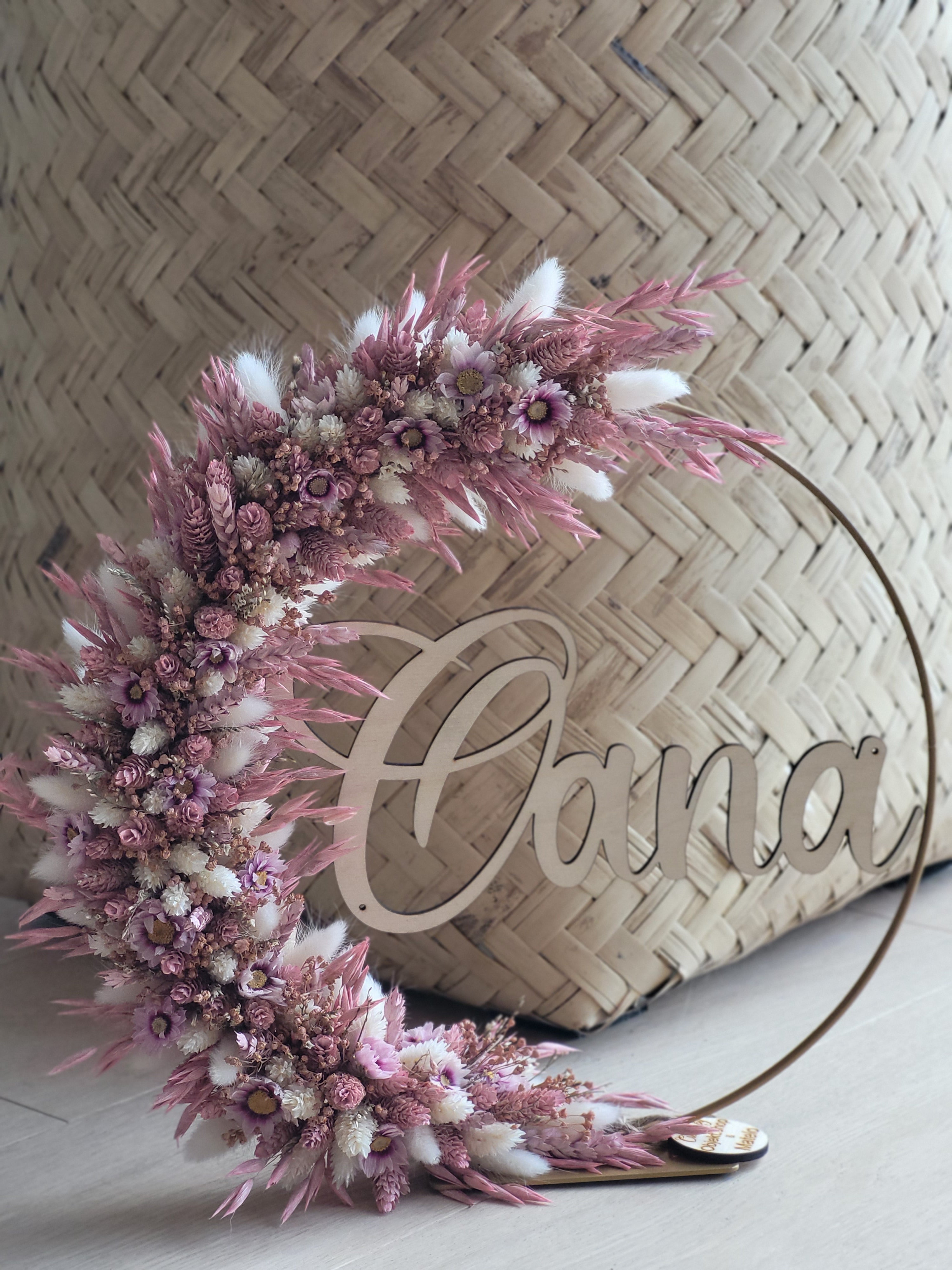 Flowerhoop zwart/goud metaal met houten naam 30cm op voetje